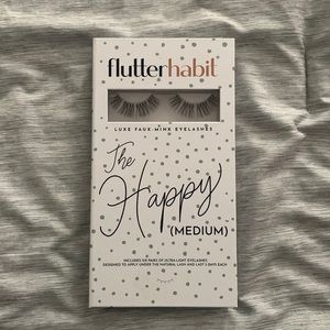 FLUTTERHABIT LASHES ‘The happy medium’